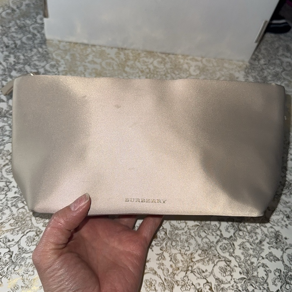 New Burberry Satin Champagne Makeup Pochette/pouch.